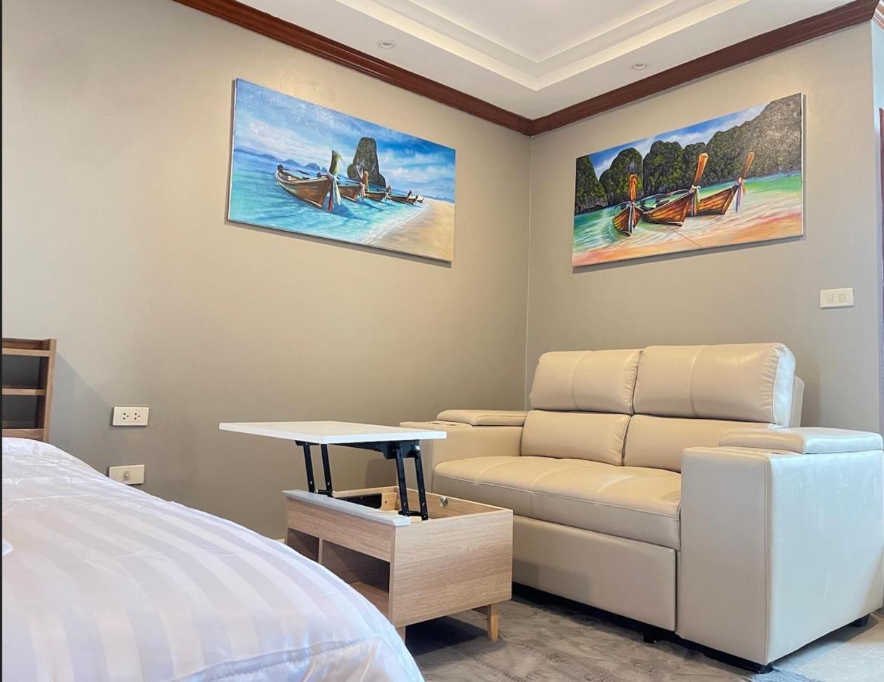 Andaman Sea Apartments Near Patong Beach - 28 Sqm With Kitchen, Private Bathroom, Seating Area, 65" Smart Tv With Free Wifi Luaran gambar